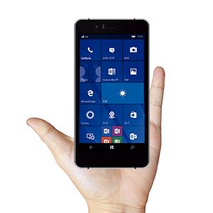 通話がしやすい5.0インチ。ビジネスパーソンに相応しい手のひらサイズにこだわりました。