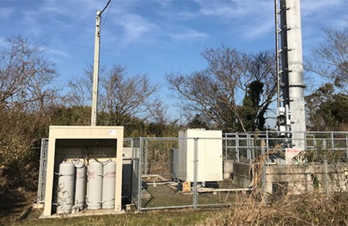 LPガス発電機が設置された携帯電話基地局