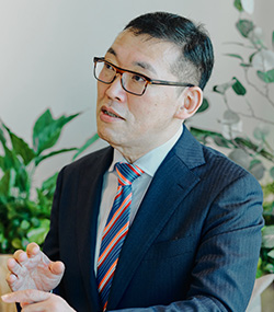 本田 雅一氏